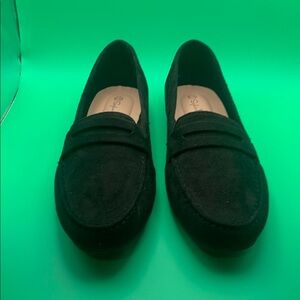 Sophia Taylor plush Women's Black Loafers  size 9  1/2 W.    $15